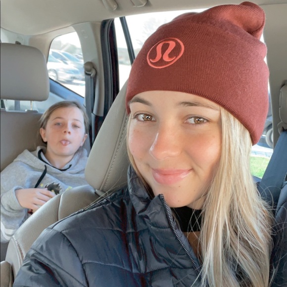 Meet Your Posher, Kayla - Picture 5 of 6